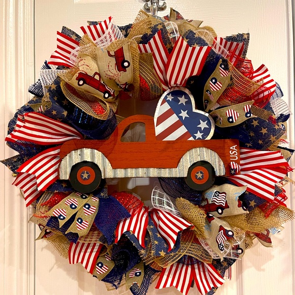 “Red Truck” Patriotic WREATH Red, White and Blue wreath 26” VERY FULL! JULY 4th - Picture 1 of 11